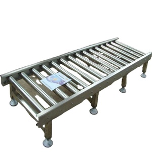 Transportador de rodillos flexible motorizado de 600mm para carga y descarga de contenedores