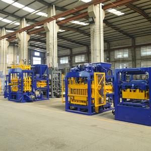 Máquina de fabricación de bloques de hormigón completamente automática Popular, máquina de bloques huecos de construcción de ladrillos entrelazados, precio de la máquina de bloques - Product Image 1