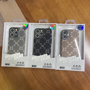 เคสโทรศัพท์ลายคาร์บอนไฟเบอร์ย้อนยุคสุดหรูมีปลอกหุ้มป้องกันสำหรับ iPhone 16 PRO MAX พร้อมด้วยกรอบกล่องดีไซน์คลาสสิกทำจากโลหะ - Product Image 2