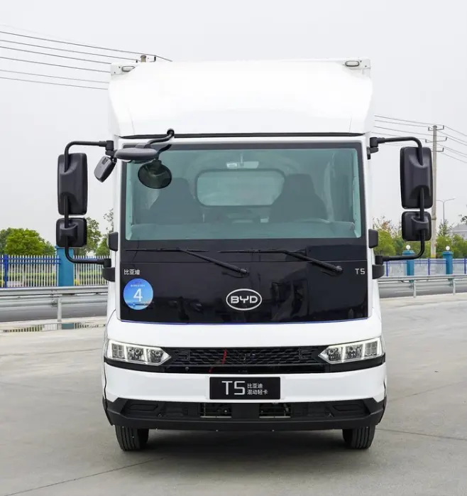 รถตู้บรรทุกสินค้าไฟฟ้า 4x2 BYD T5 แบตเตอรี่ 94kwh พร้อมระบบกันสะเทือนอากาศที่นั่งคนขับพวงมาลัยซ้ายและกล้องด้านหลัง