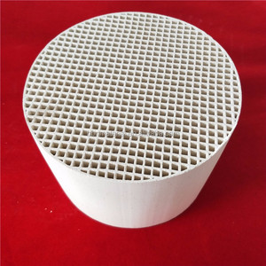 Cordiérite Mullite nid d'abeille en céramique personnalisée pour accumulateur de chaleur/échangeur - Product Image 3