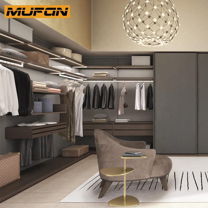 สีเทาเข้ม