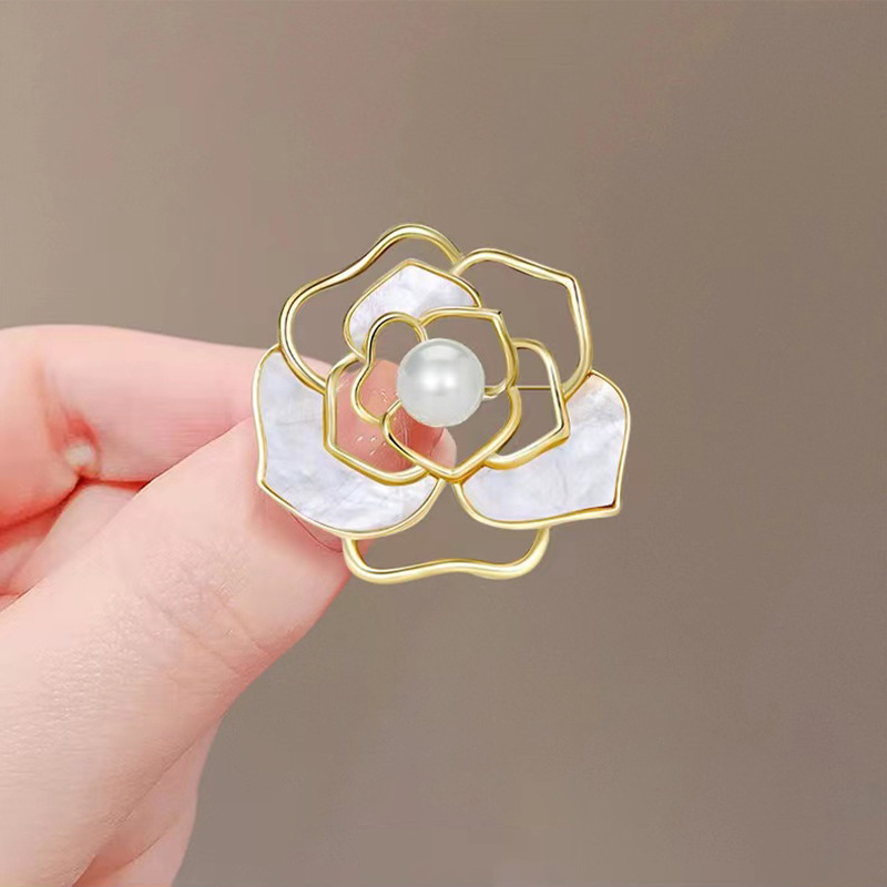 Golden white camellia