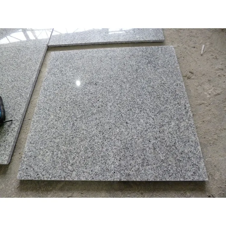 Baldosas de granito de tamaño estándar 60x60, diferentes tipos de baldosas de granito gris polaco al aire libre al por mayor para piso