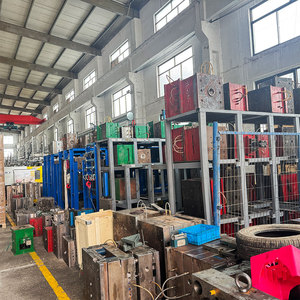 High Product Accuracy Steering Wheel Vertical Metal Moulds Plastic <strong>Injection</strong> Molding