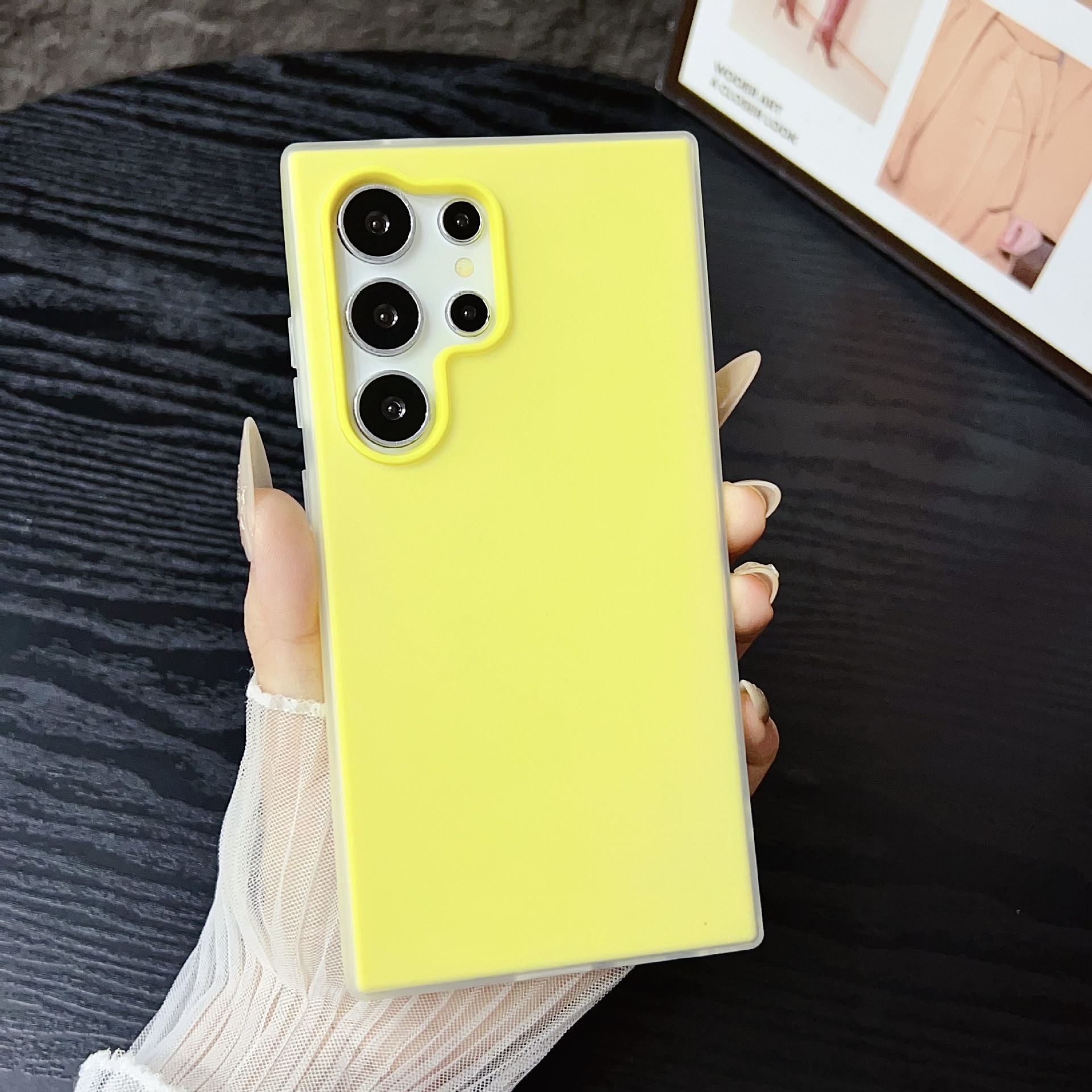 Amarillo luminoso