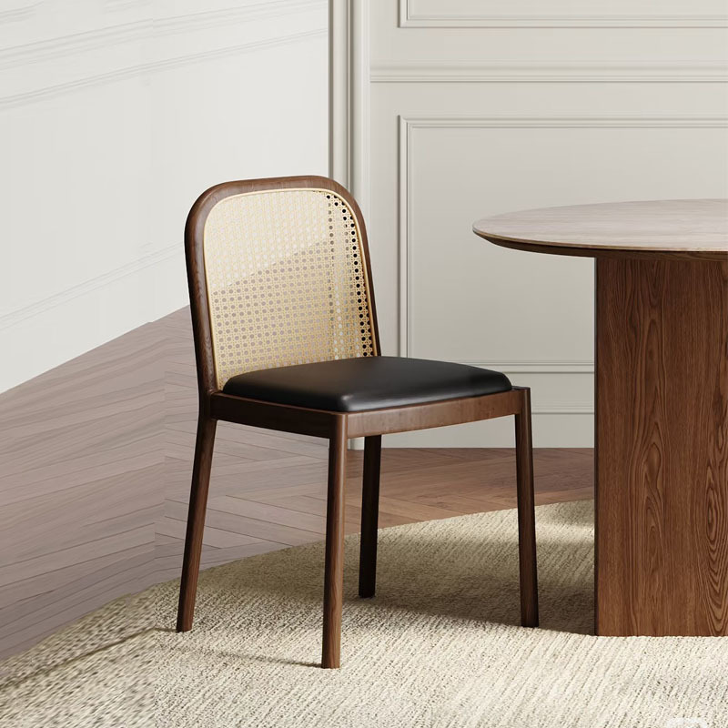 Cuir noir ultra-lisse - noyer frêne - Chaise Nadia
