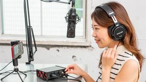 Versatile <strong>Audio</strong> <strong>Interface</strong> With 2 <strong>Inputs</strong> (1 Mic/1 Line) and a USB-C Port for Guitar/vocal Recording Musician - Product Image 3