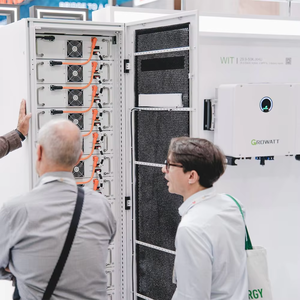 Гибридная 3-фазная солнечная энергетическая система Growatt 30 кВт-50 кВт для домашних коммерческих проектов с контроллером MPPT & PWM литий-ионным аккумулятором - Product Image 5
