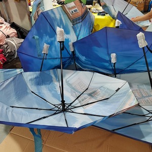 定制设计带标志印花紧凑型CityWalk City全自动防风小折叠背包雨伞