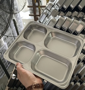 Platos de cena divididos de acero inoxidable 304 con tapas Máquina para fabricar bandejas de alimentos rectangulares con línea de producción completa - Product Image 3