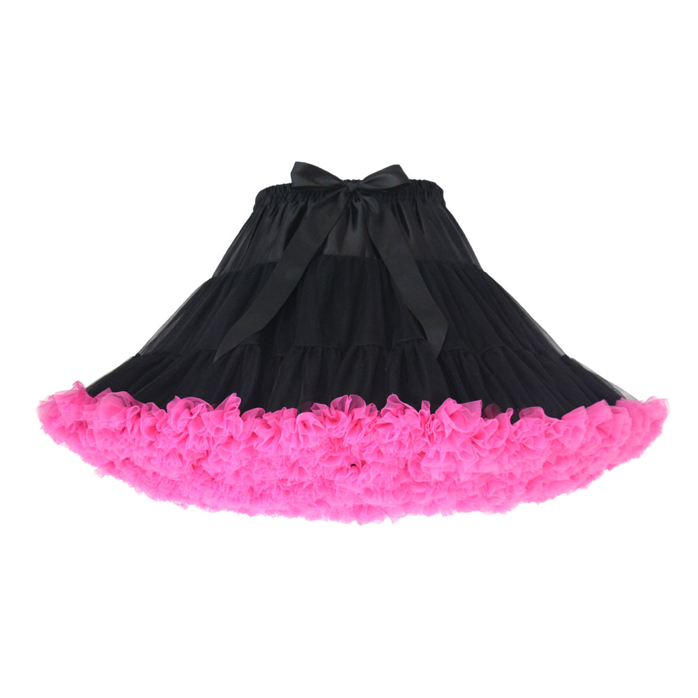 Noir avec ourlet rose