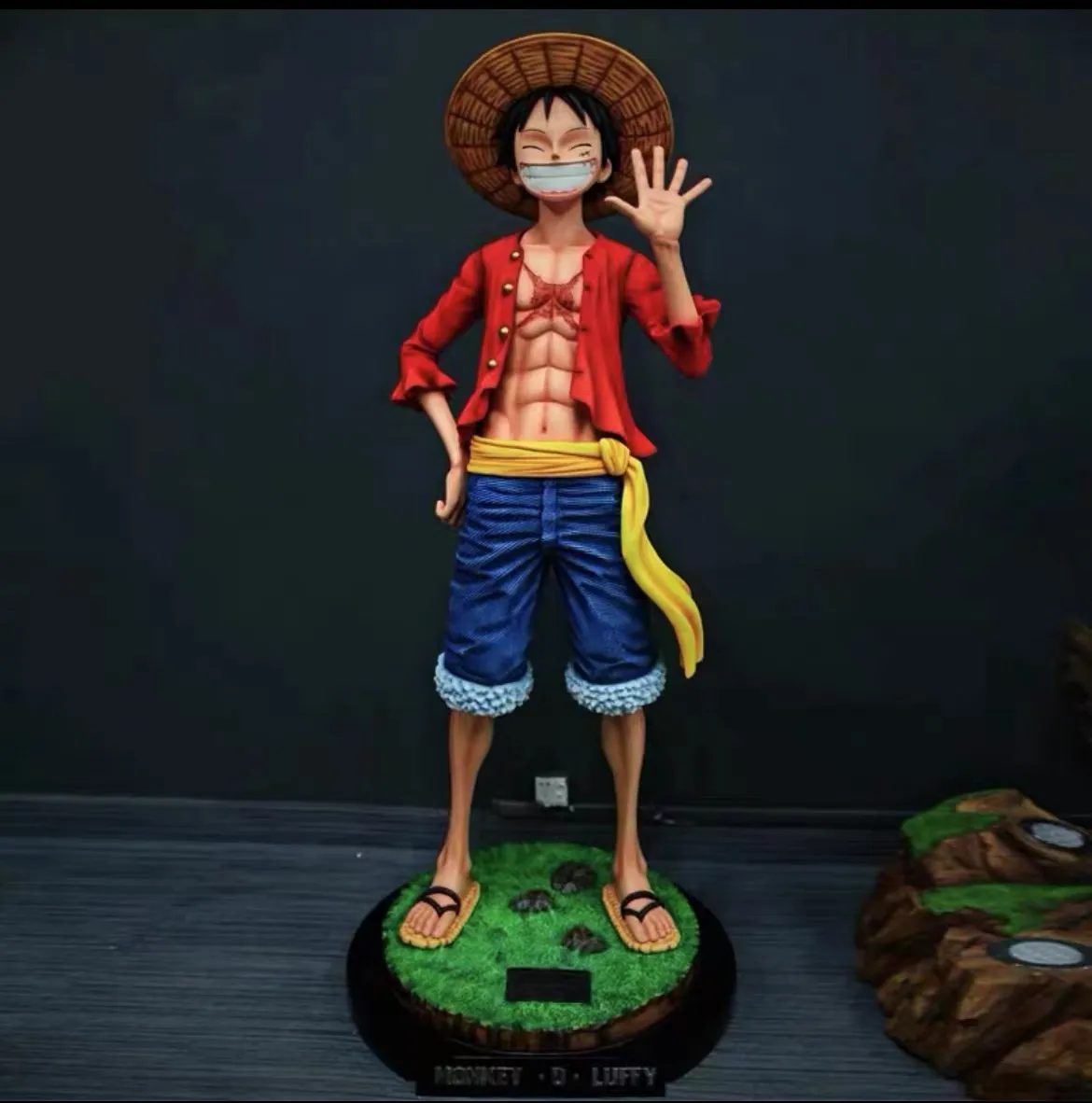 Figura de anime japonesa de resina personalizada estátua de figura de ação Luffy em fibra de vidro de uma peça em tamanho real