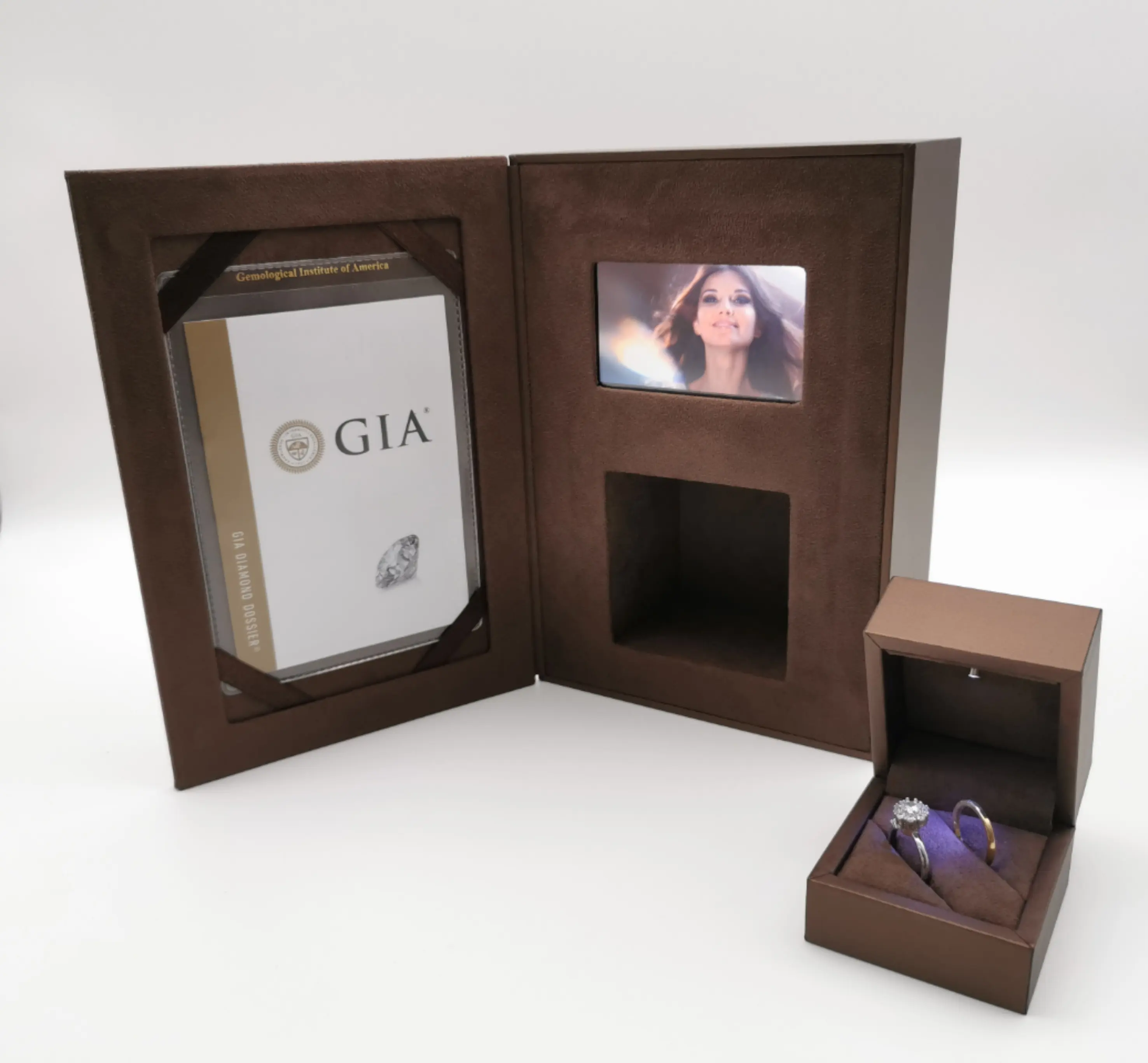 วิดีโองานแต่งงานกล่องภายใน LED กล่องแหวนสำหรับแต่งงาน