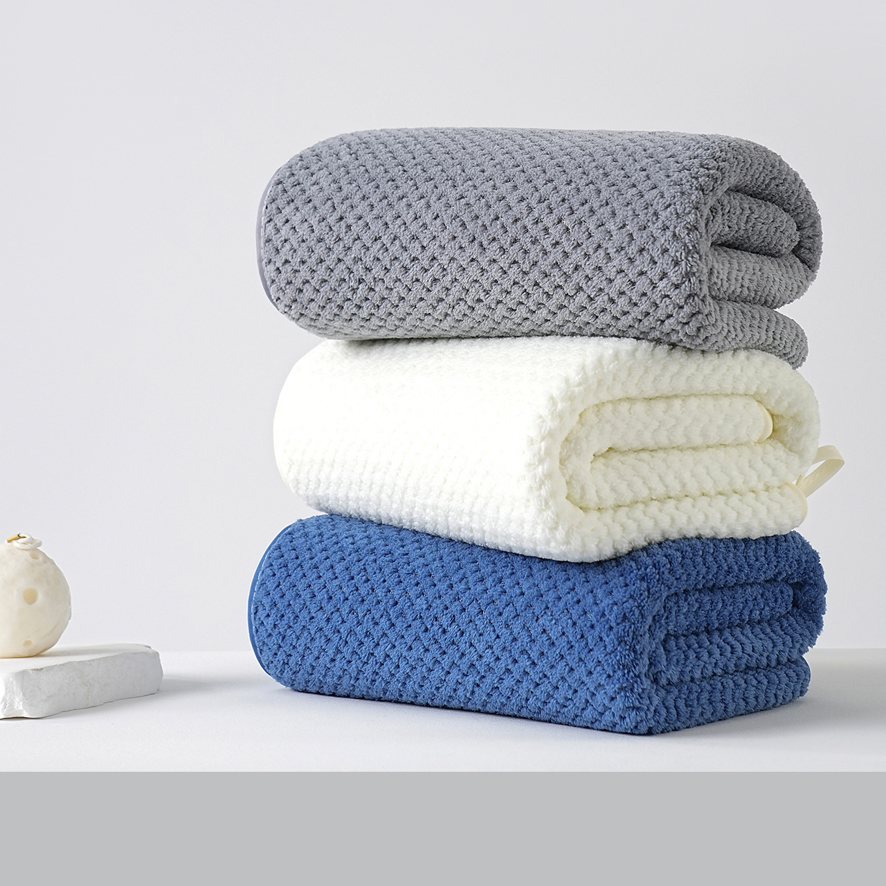 Gris + Blanc + Bleu marine
