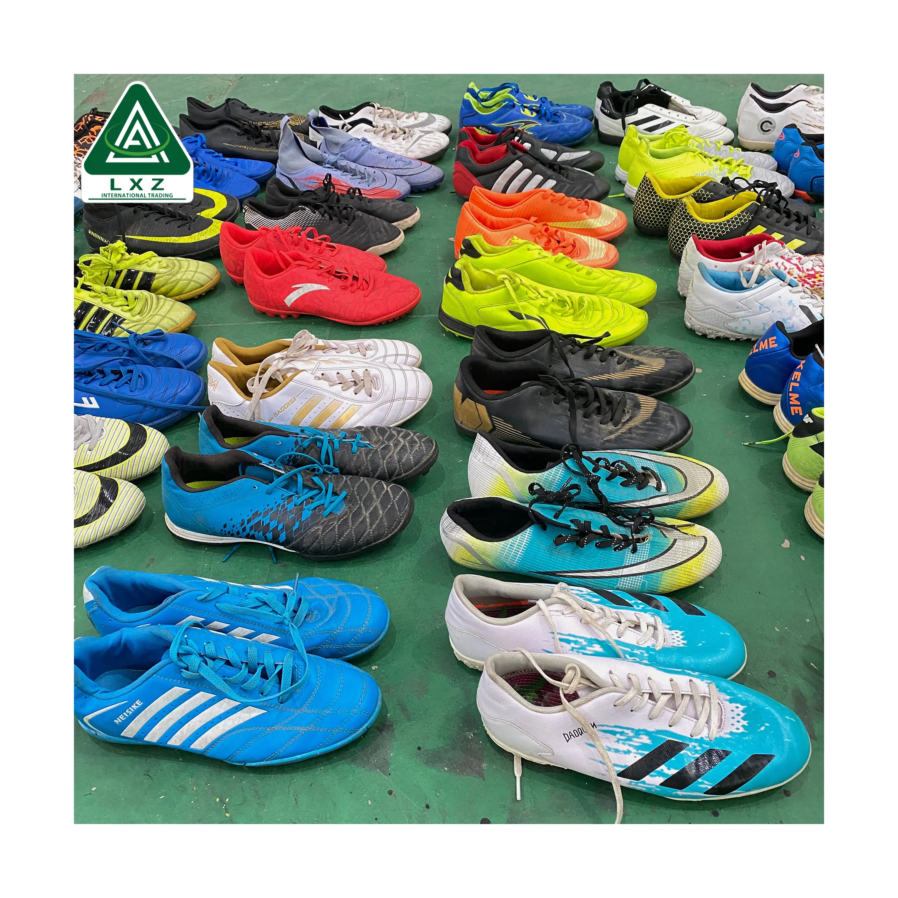 Zapatos usados de China zapatos de segunda mano en pacas zapatos de fútbol chinos usados al por mayor