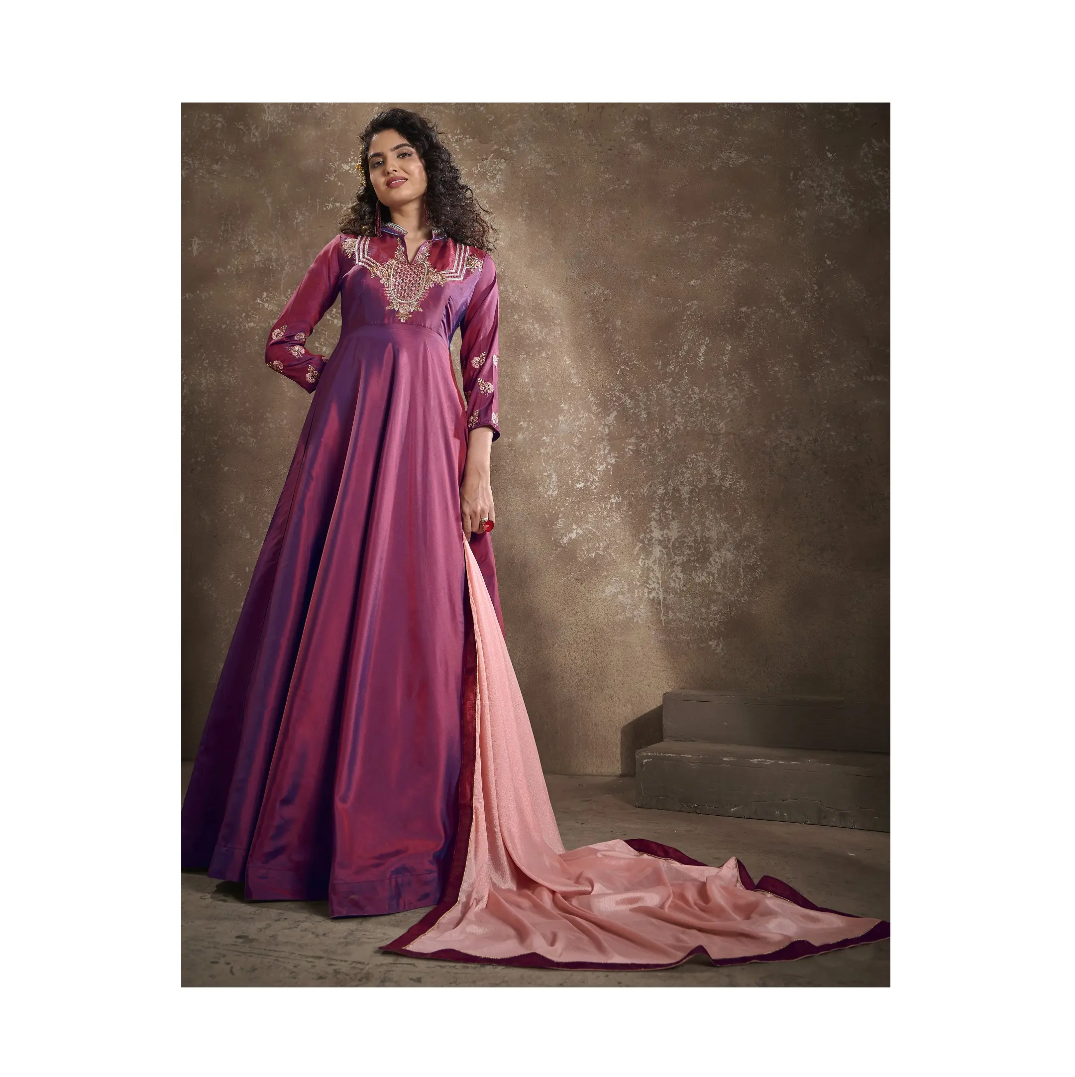 Último diseño superventas para mujer Readmade Anarkali vestidos para fiesta de boda Weat uso disponible a precio de lote