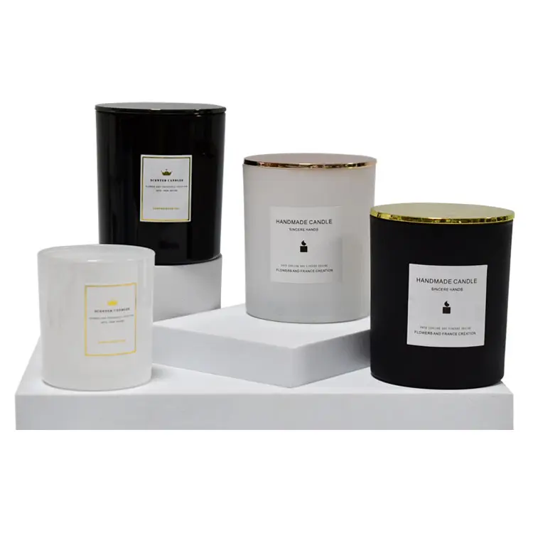 Vaso di candela di vetro nero opaco lucido all'ingrosso della fabbrica tazza di candela personalizzata di lusso con coperchio in bambù per la produzione di candele