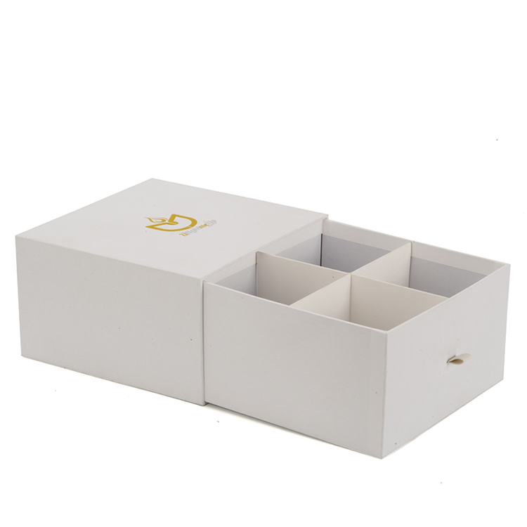Caja del cajón con intervalo