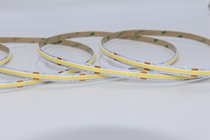 แถบไฟ LED 12V หรี่แสงได้480LED/ม. CRI90 6.6มม. 2เส้น COB พร้อมสวิตช์ควบคุมระยะไกลและการจัดอันดับ IP20