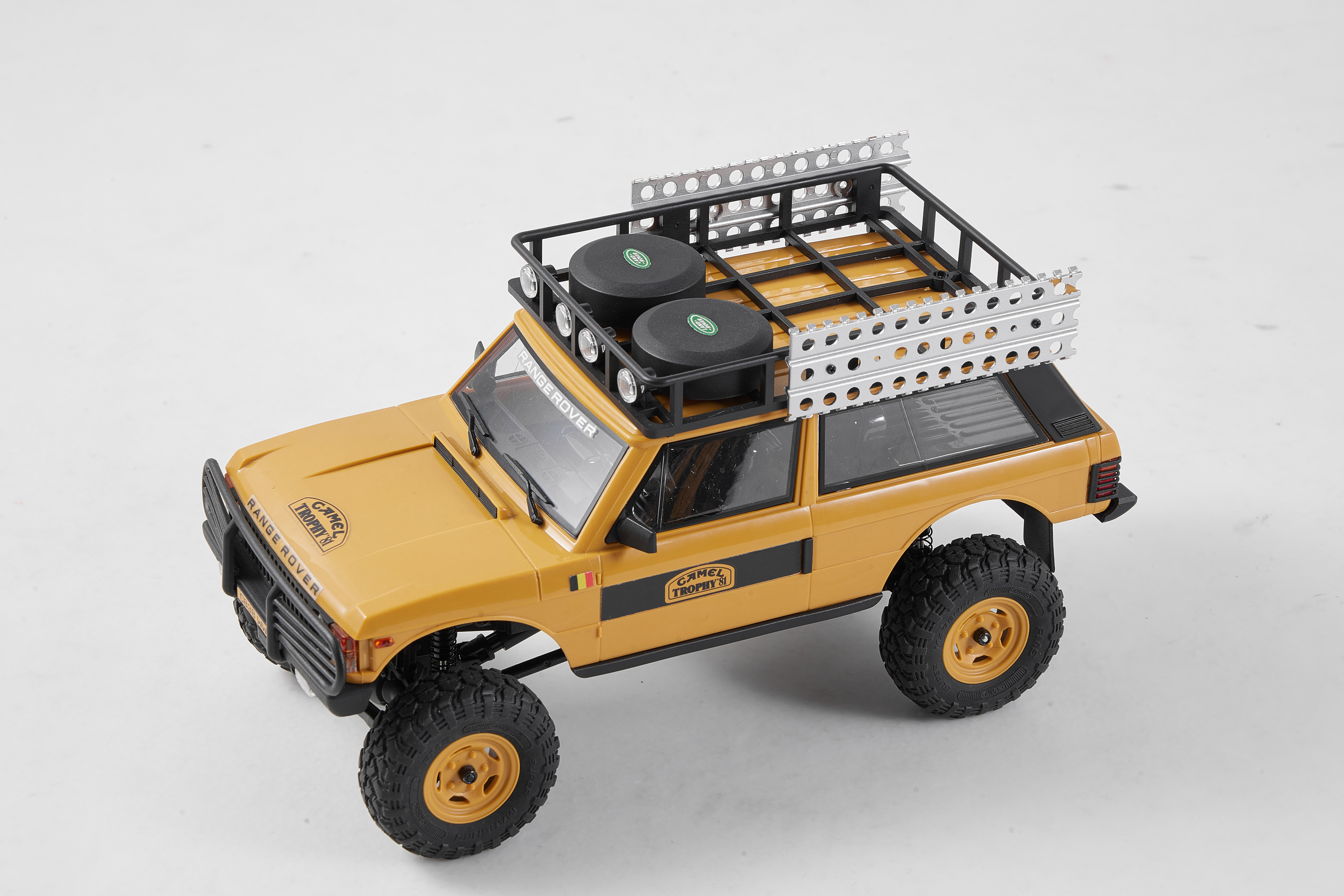 1/24 Range Rover amarillo