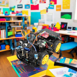 4WD Kit Robot intelligente per auto con programmazione grafica Robot Wireless Kit di avviamento Robot per evitare gli ostacoli Kit Robot in plastica educativo