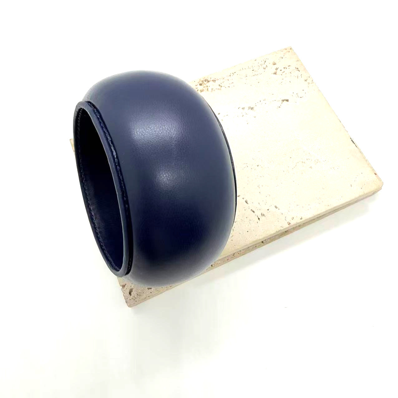Bracelet large en cuir marine