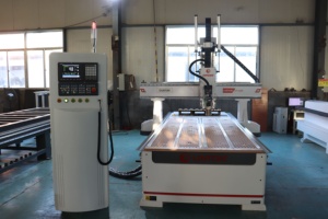 1325 1520 2030 2040 <strong>CNC</strong> 3D <strong>Router</strong> ATC <strong>CNC</strong> MACHINE for Furniture Making <strong>Auto</strong> <strong>Loading</strong> <strong>Unloading</strong> Table Woodworking