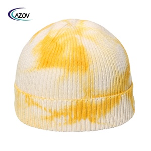 Женская трикотажная шапка с принтом - Product Image 4