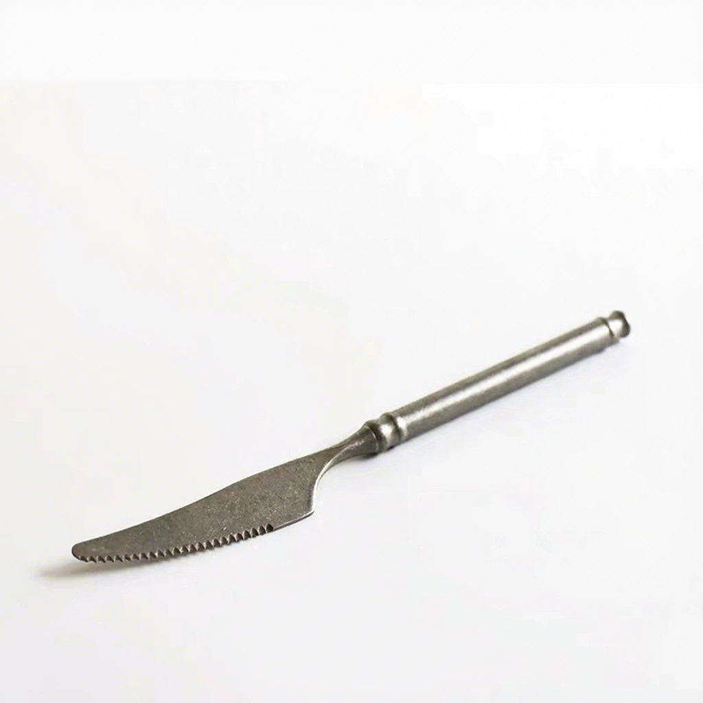 Cuchillo para carne plateado