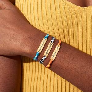 Kunden spezifische bunte handgemachte geflochtene Seil Brief Armbänder Edelstahl inspirierende Armband Schmuck benutzer definierte