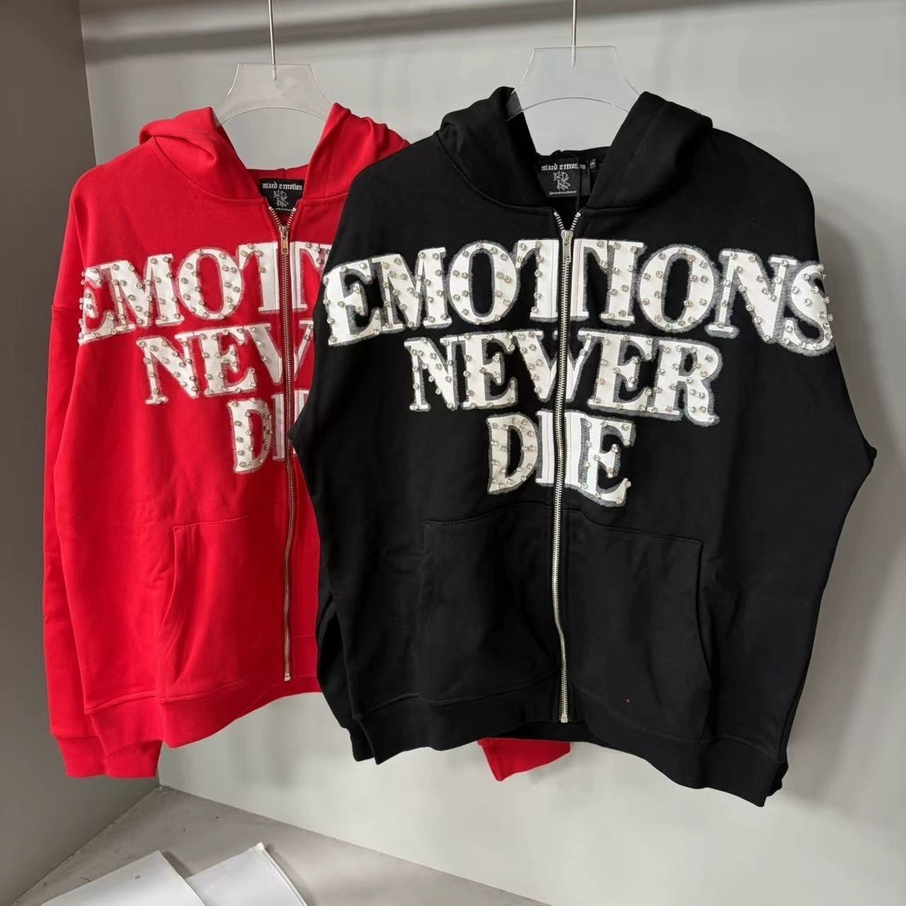 EM82 Black