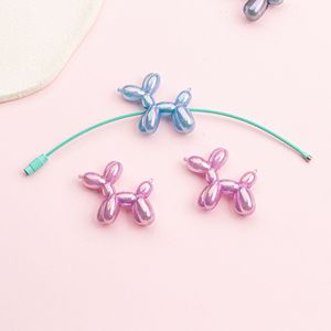 ห่วงโซ่ห้อยโทรศัพท์มือถือสำหรับสุนัขแบบ DIY ทำจากอะคริลิคและลูกโป่งสี