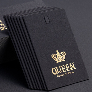 Etiqueta oscilante de lujo reciclable personalizada Etiquetas colgantes en relieve Impresión de etiquetas de ropa negra con cuerda - Product Image 2