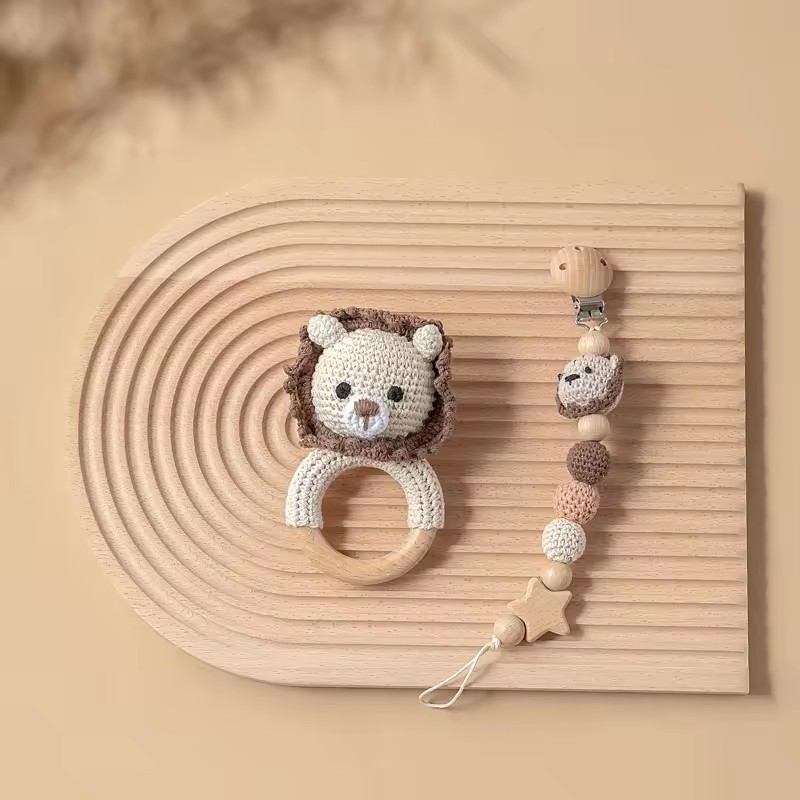 Ensemble hochet lion