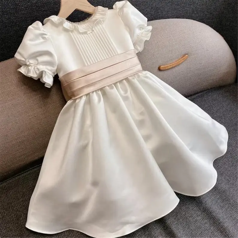 Robe de mariage royal blanche en satin pour fille avec de grands nœuds Robes classiques de bal de piano pour enfants Robes de baptême pour bébé fille Eid