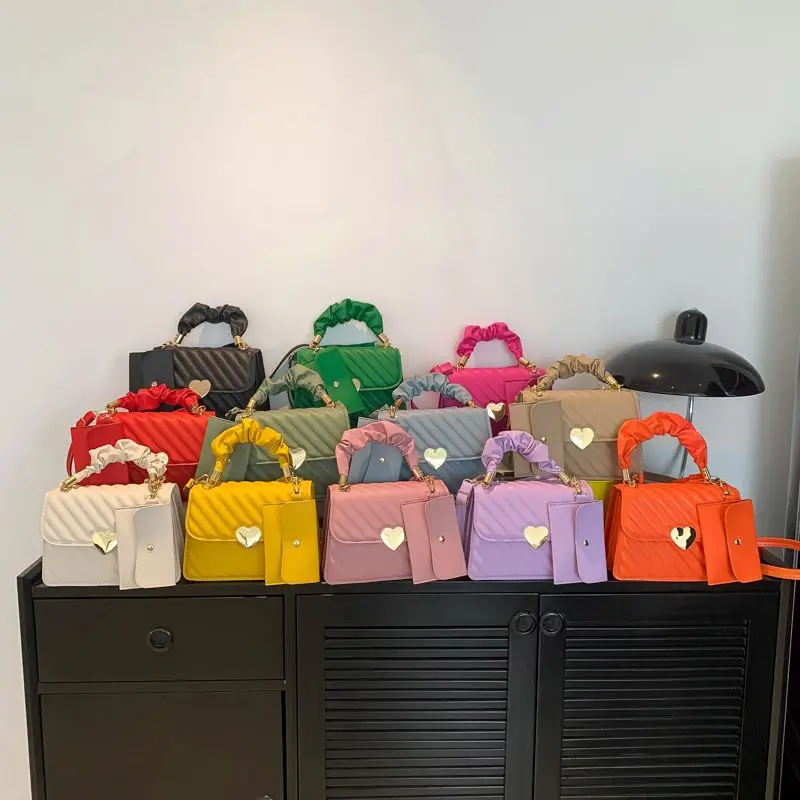 한국의 최신 디자인 숙녀 핸드백 2024 새로운 패션 디자인 핸드백 간단한 중국 공급 업체 가방