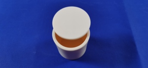 实验室使用带盖的圆柱形高铝陶瓷坩埚 - Product Image 3