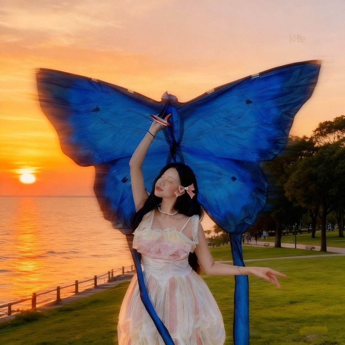 Papillon bleu de 1,2 mètre de long pour la photographie