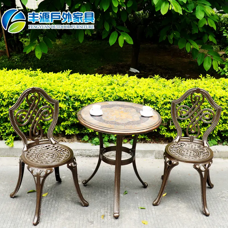 Combinazione di tavoli e sedie da balcone in alluminio pressofuso sedia da giardino per esterni tavolino da giardino per esterni con terrazza esterna europea