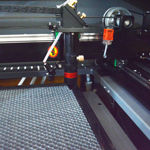 Kullanılan CO2 lazer kesim ve gravür masaüstü ağaç işleme makinesi akrilik levha kağıt MDF için-Motor çekirdek bileşeni ile - Product Image 5