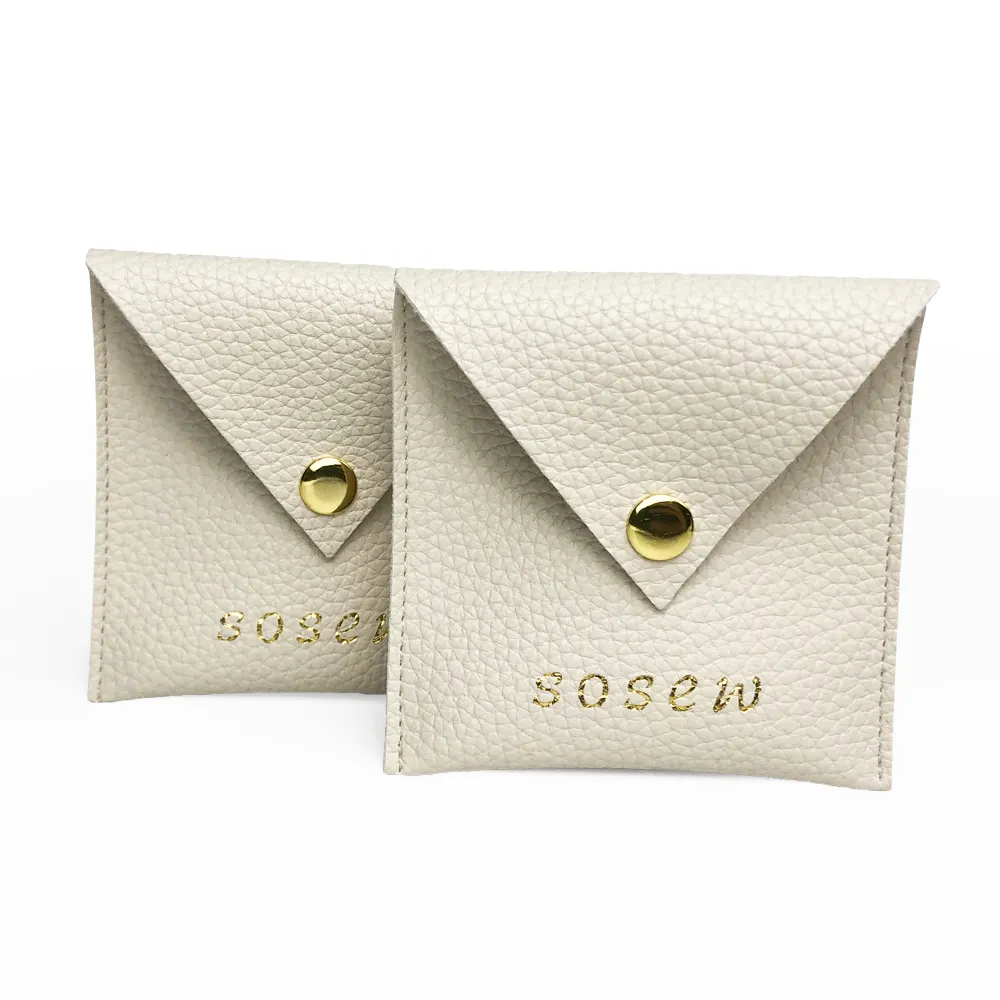 SoSew sac personnalisé en cuir végétalien beige de luxe en gros pochette enveloppe à rabat avec logo personnalisé pour bijoux