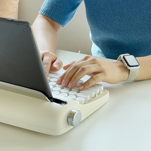 English Version Bluetooth Wireless Office Typewriter <strong>Keyboard</strong> Tablet Computer Fashionable Retro Round Keycap for IPad <strong>Keyboard</strong>