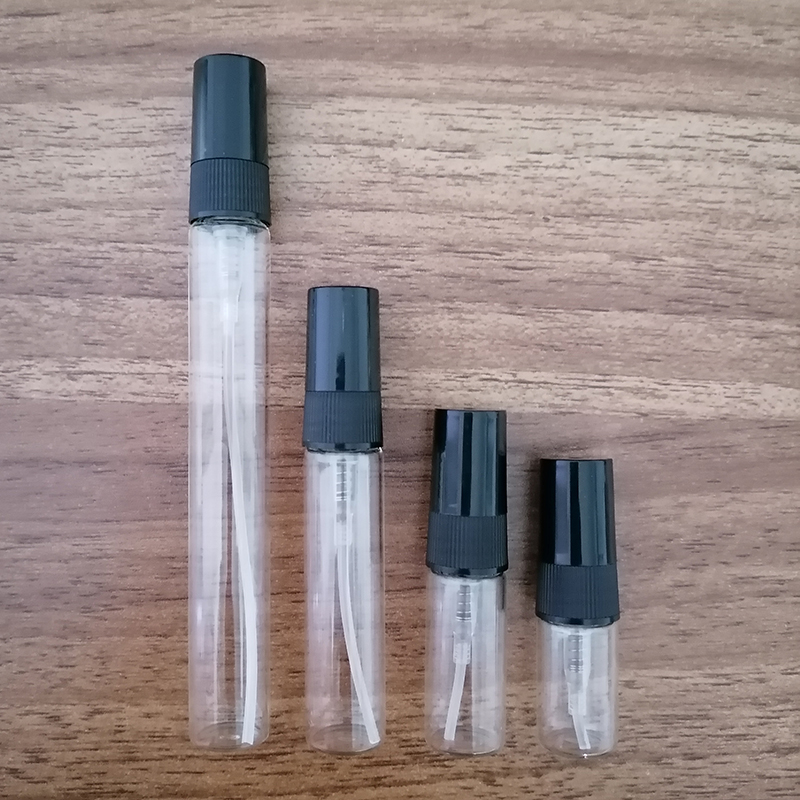 Bouteille transparente + Embout en plastique noir