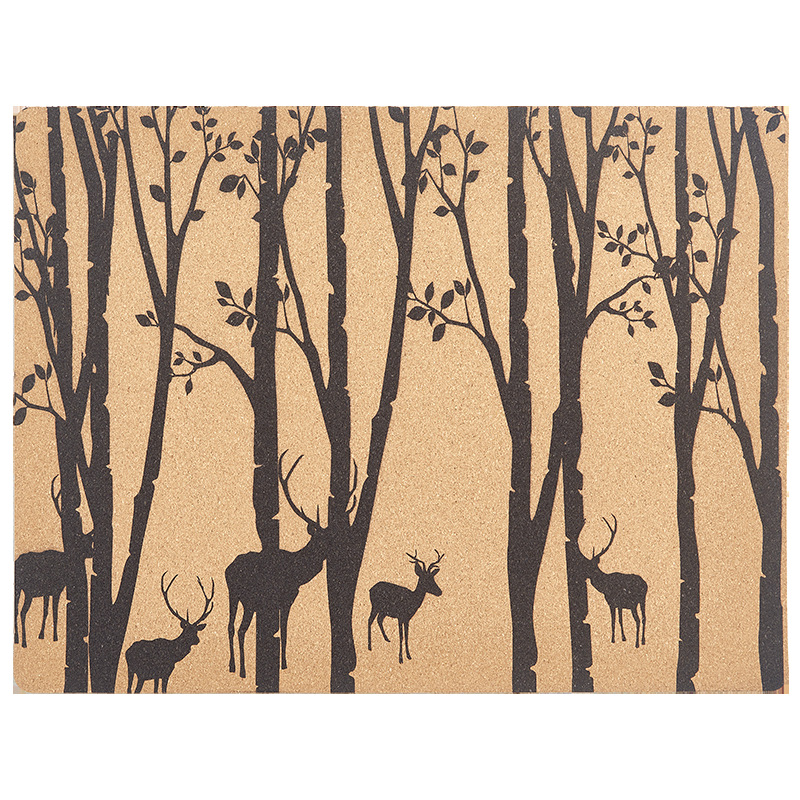 Cerf jaune dans la forêt