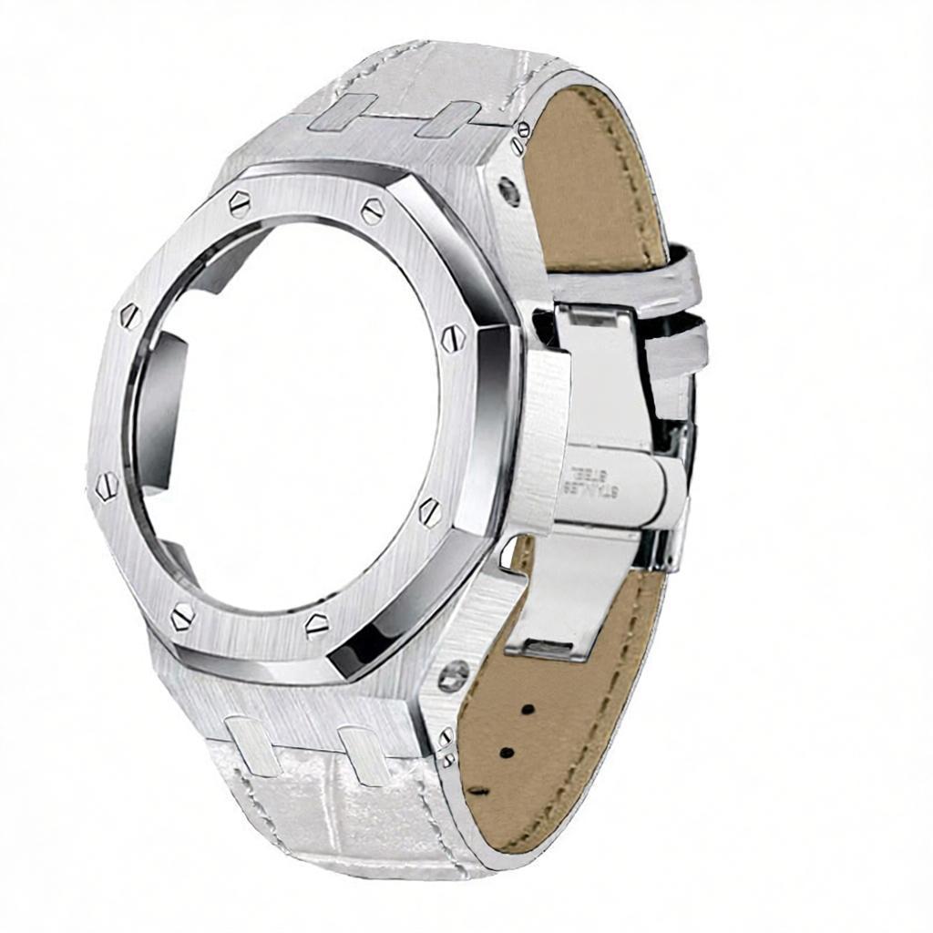 boîtier argenté bracelet en cuir blanc