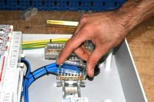 批发价格面板安装接线板7孔57A 10平方米配电单极接线板 - Product Image 4