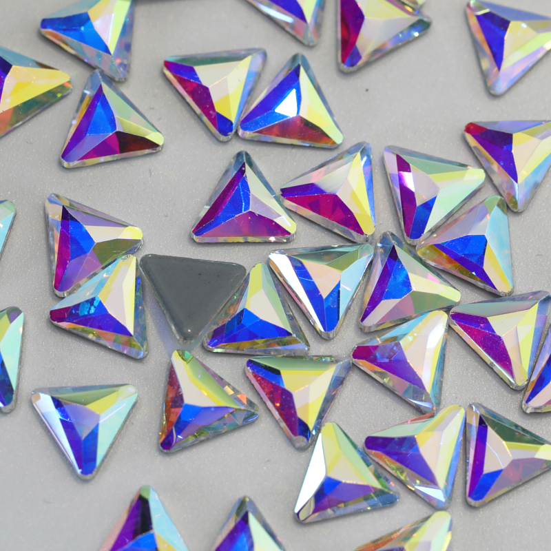 #8 Multi Faceted Triangle 8mm