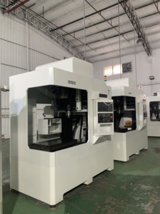 Centro de mecanizado de perforación Vertical de 3 ejes de 5 ejes y 4 ejes de alta velocidad, Centro de máquina vertical, máquina CNC pequeña Vmc para Metal, - Product Image 4