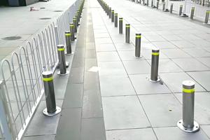 Автоматические болларды для высокоударного управления движением с защитой от ударов для безопасности отелей в США - Product Image 6